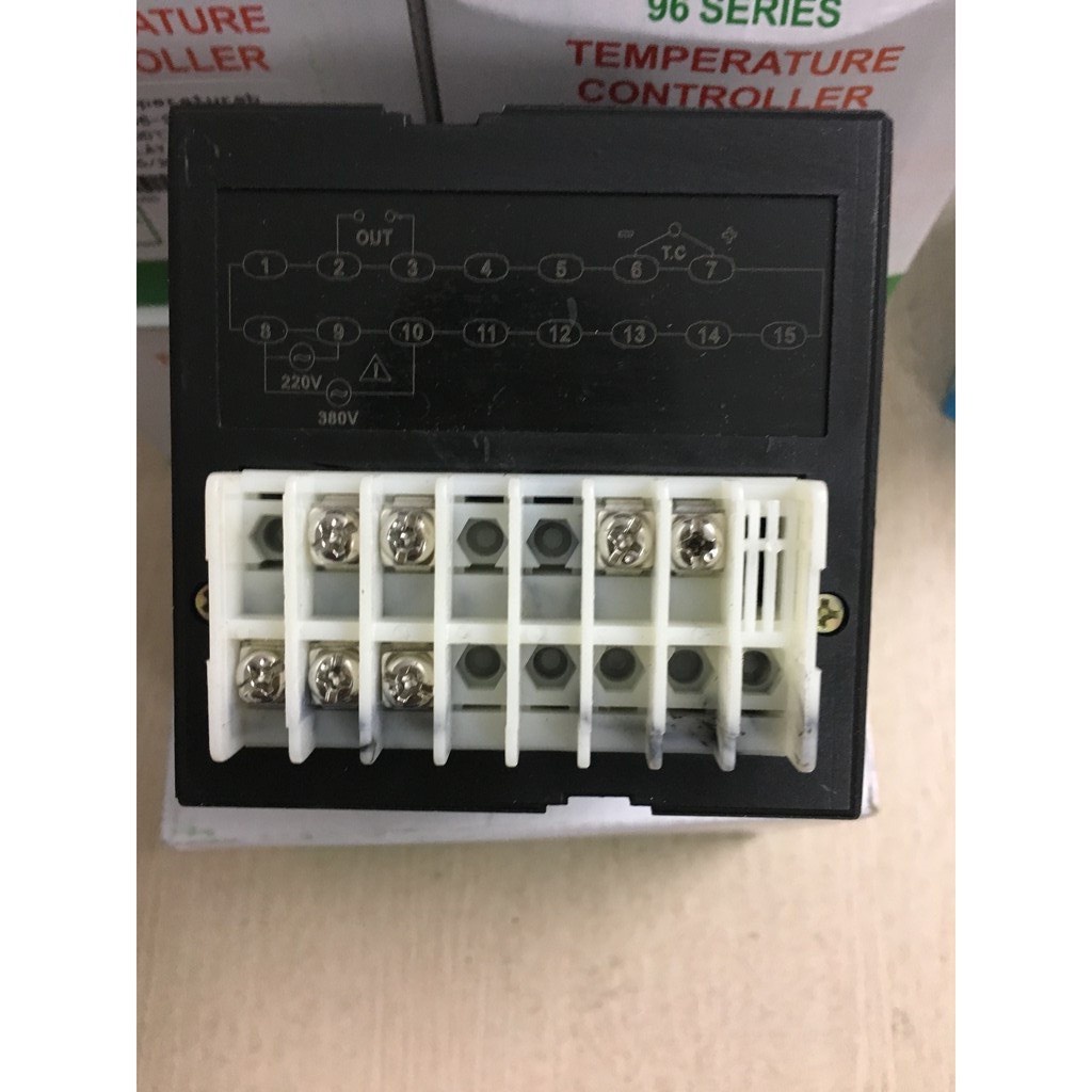 Đồng hồ nhiệt độ TEL96-9001 can K  relay