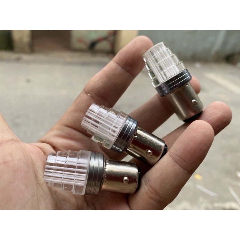 Đèn hậu mẫu mới 2021 nháy nhiều màu cực đẹp