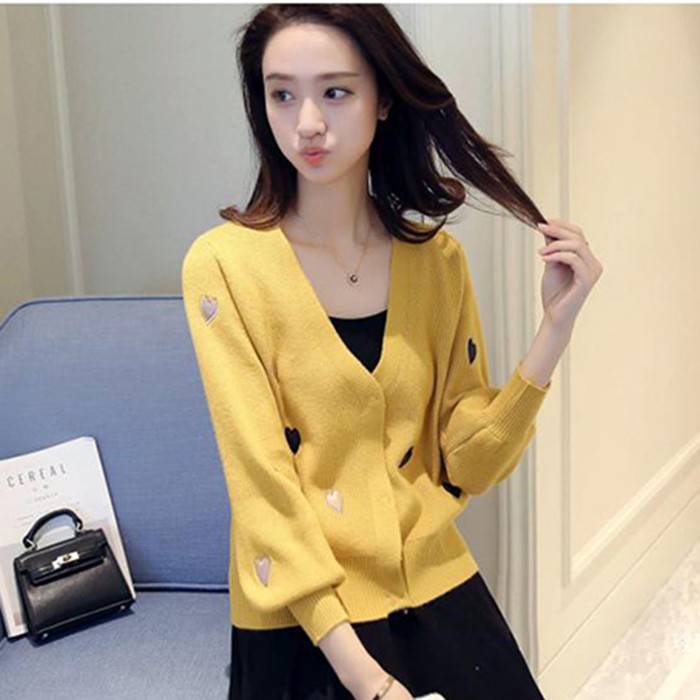 Áo Khoác Len Cardigan Kiểu Áo Khoác Len Dáng Ngắn Thêu Họa Tiết Trái Tim  - THỜI TRANG LEN THU ĐÔNG NỮ AKL 2066