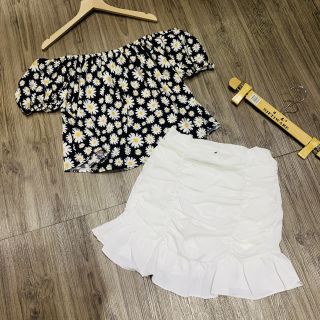Set váy hoa cúc trễ vai