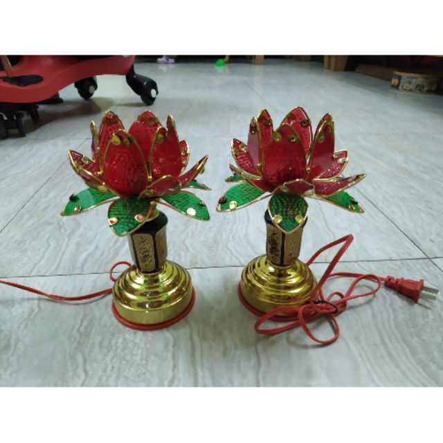 Đèn thờ hoa sen cánh nhựa màu đỏ