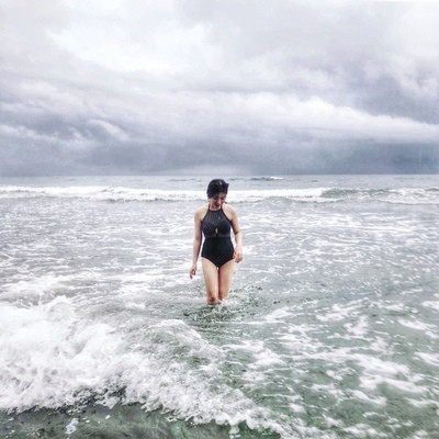 Bikini 1 mảnh cổ yếm ( kèm hình khách mặc)
