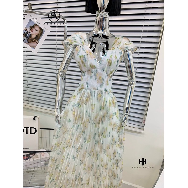 Đầm Thiết Kế Xếp Ly Hở Lưng