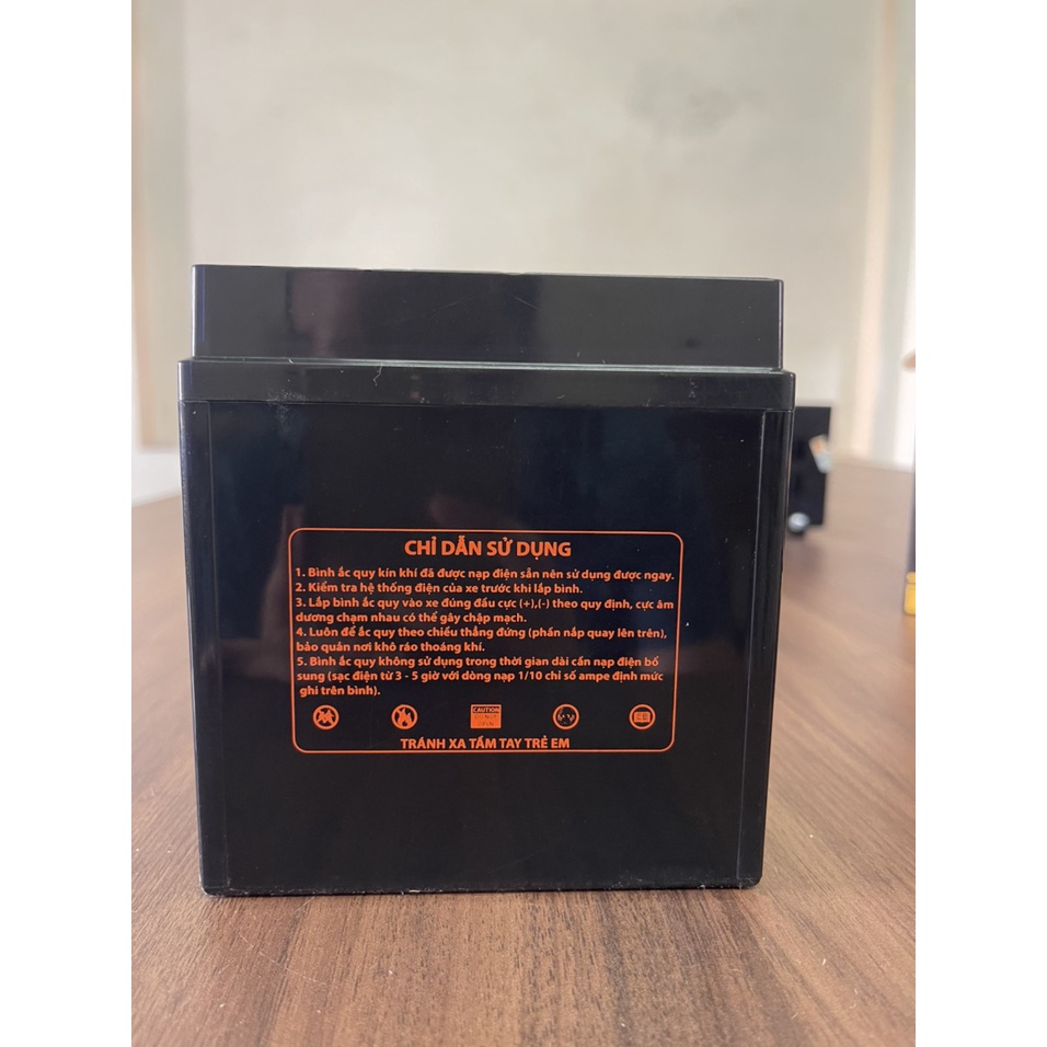 Ắc quy xe máy AT6A - 12V 6Ah dành cho xe Dream, Wave, Future,...