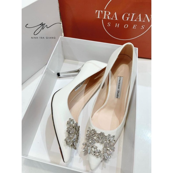 Giày cao gót trắng đá vuông gót kim loại cao cấp có hộp