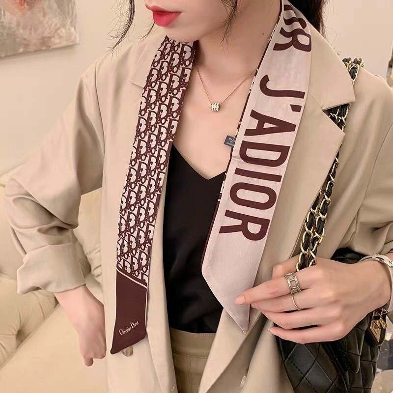 khăn cổ thắt nơ