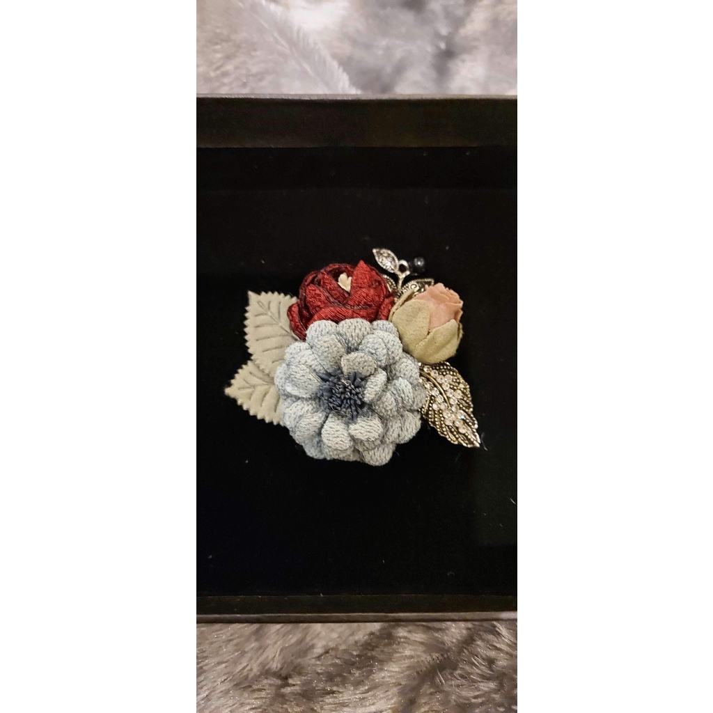 Hoa cài áo vải nhung cao cấp mẫu mix màu