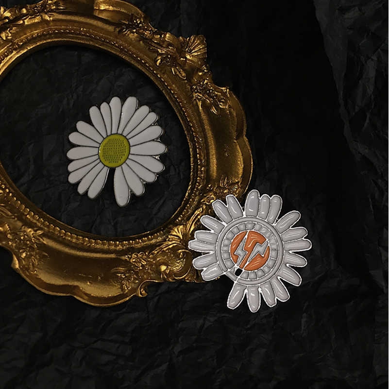 Ghim Cài Áo Hình Hoa Cúc 22163 Thời Trang Cho Nam Nữ