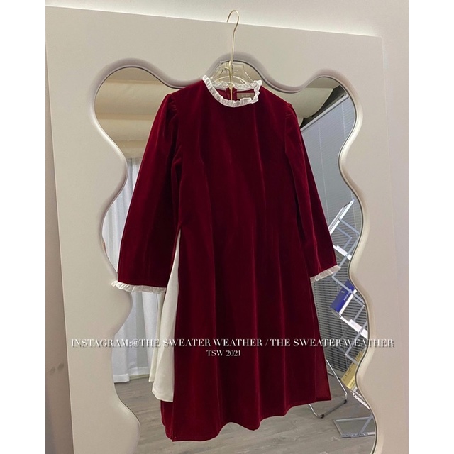 (Ảnh thật) Áo dài nhung đỏ đô cổ bèo  kèm chân váy lụa mềm trắng the.sweaterweather TSW