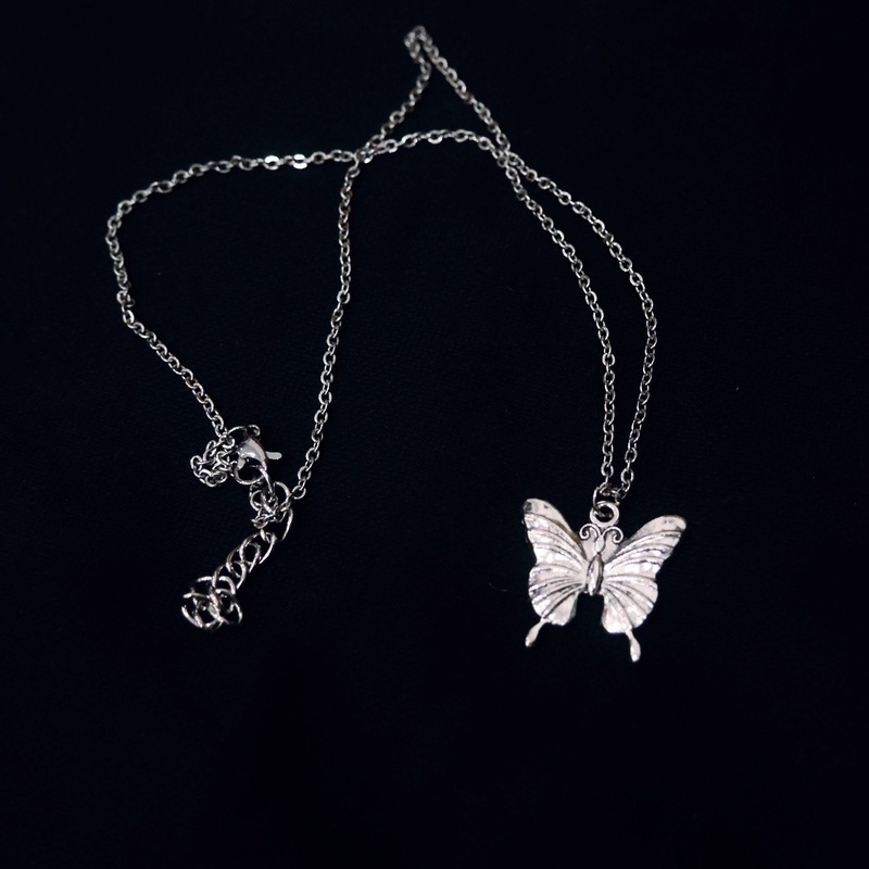 Dây chuyền mạ bạc mặt hình bươm bướm phong cách retro thời trang cho nữ