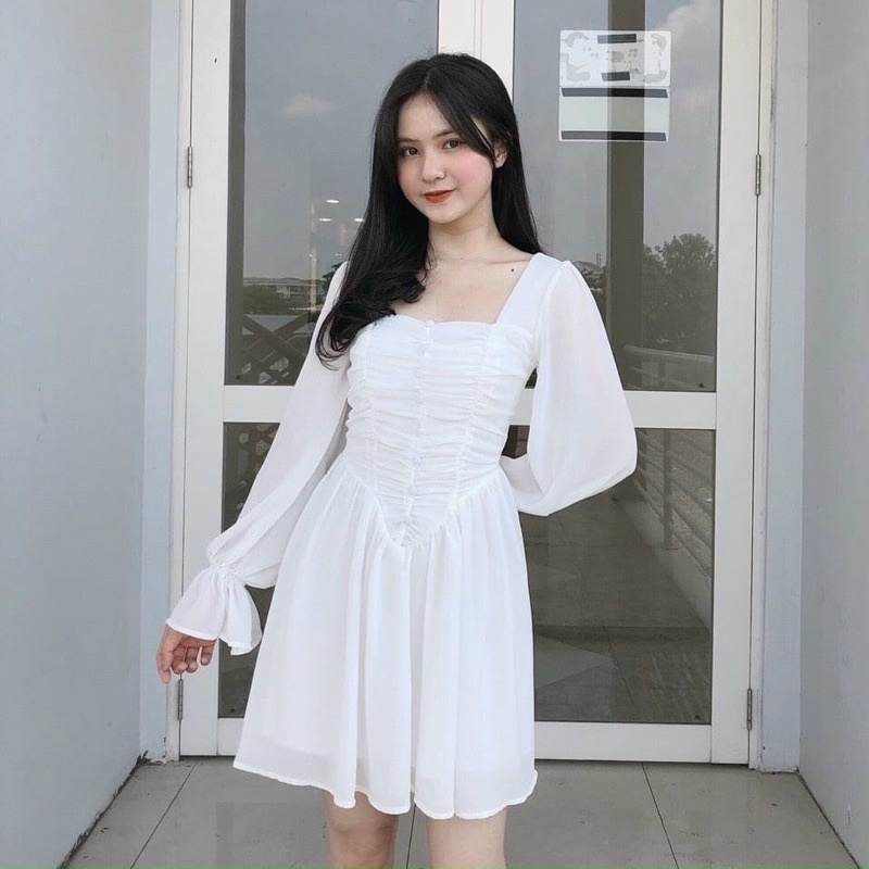 Đầm trắng nhúng trước tay dài