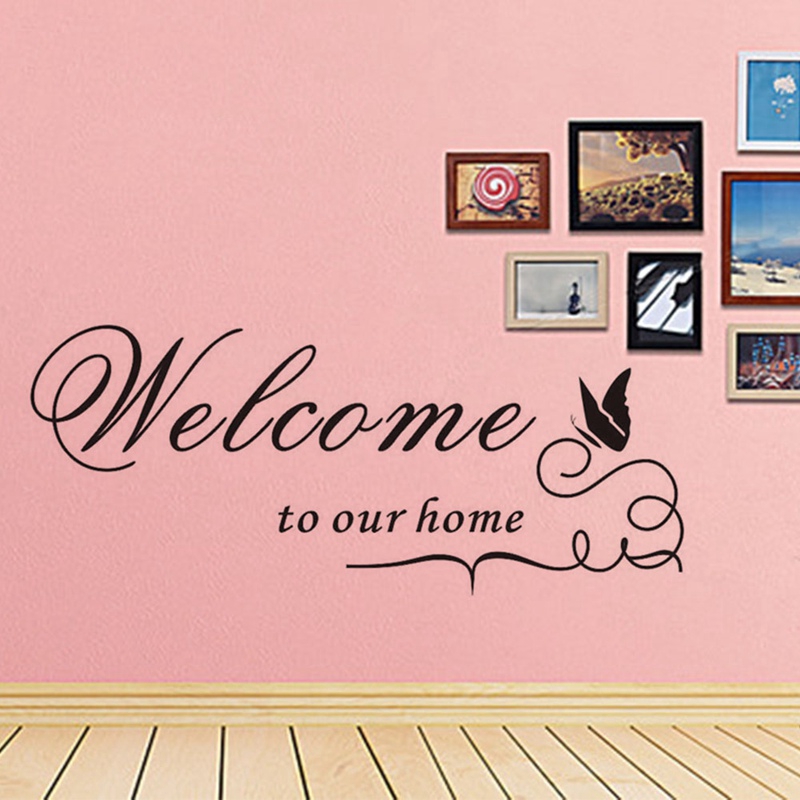 Giấy dán tường in chữ 'Welcome To Our Home' trang trí phòng khách