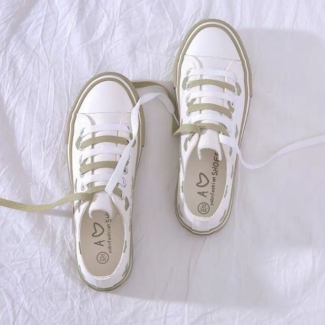 Giày thể thao tim đế màu xinh xắn