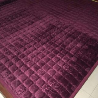 Thảm trải giường, sập