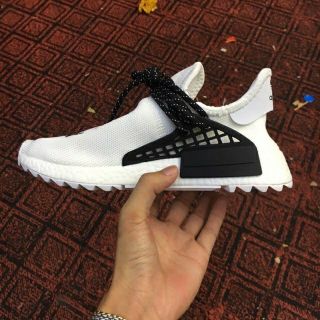 Human race chữ thập