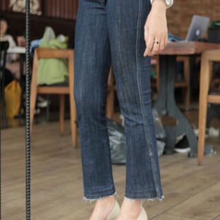 Jeans vẩy lỡ dáng đẹp