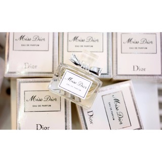 Nước hoa Dior Miss Dior Blooming Bouquet Eau De Toilette và Dior Miss Dior Eau De Parfum.