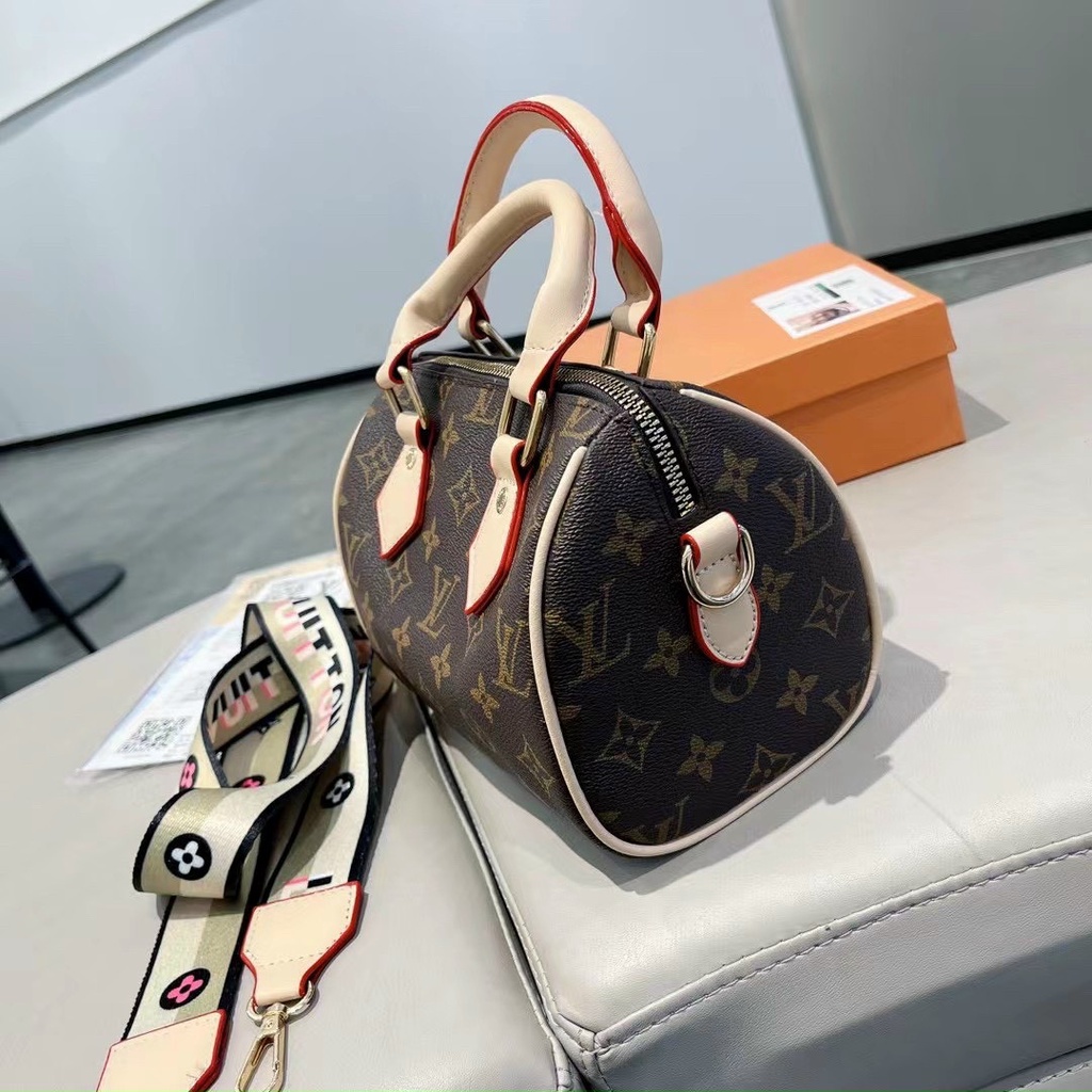 Túi xách LV trống mini dây đeo bảng to