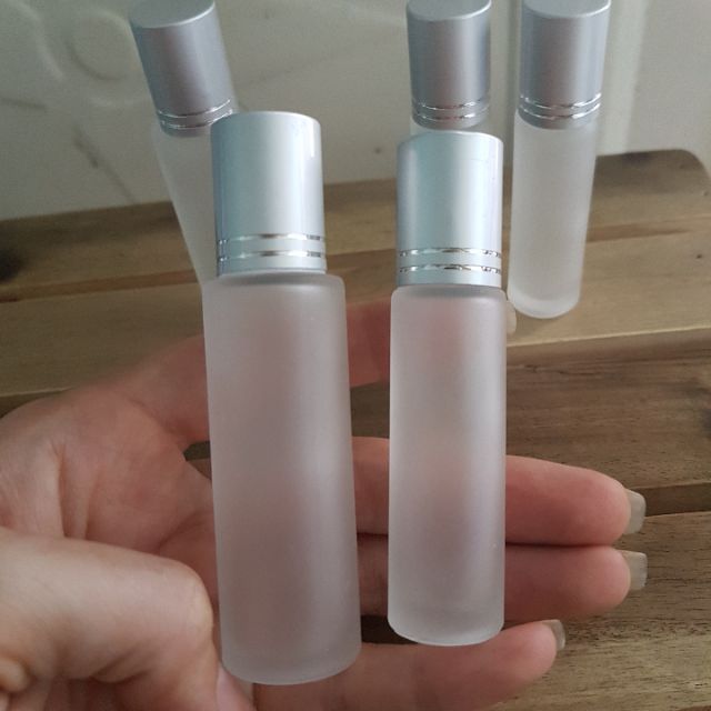 Combo 25 chai lăn 15ml và 25 chai lăn 10ml cho khách | BigBuy360 - bigbuy360.vn