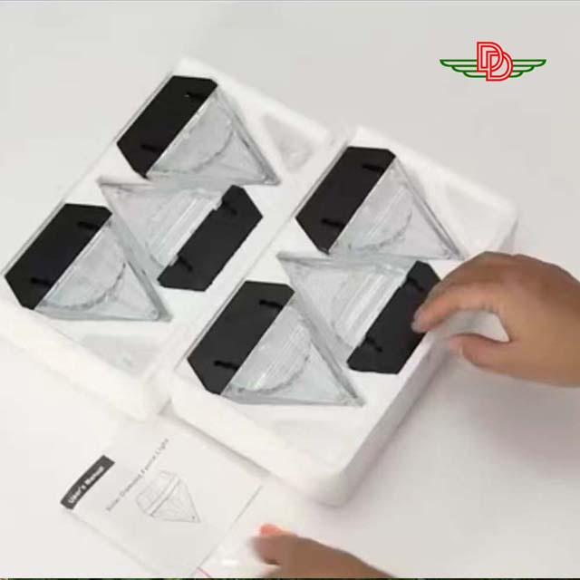 Đèn LED Treo Tường Hình kim cương Năng Lượng Mặt Trời lk0412