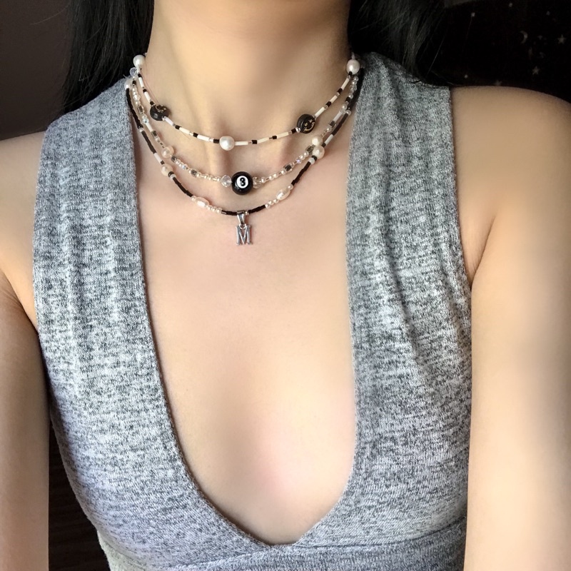 Dây Chuyền Chữ Cái Charm Tên Cườm Đen Ko Đen Gỉ