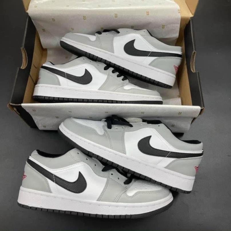 Giày Jordan xám chỉ đỏ vạch đen cổ thấp [Full Bill Box] Giày JD1 low xám smoke grey đủ size nam nữ 2021 | BigBuy360 - bigbuy360.vn