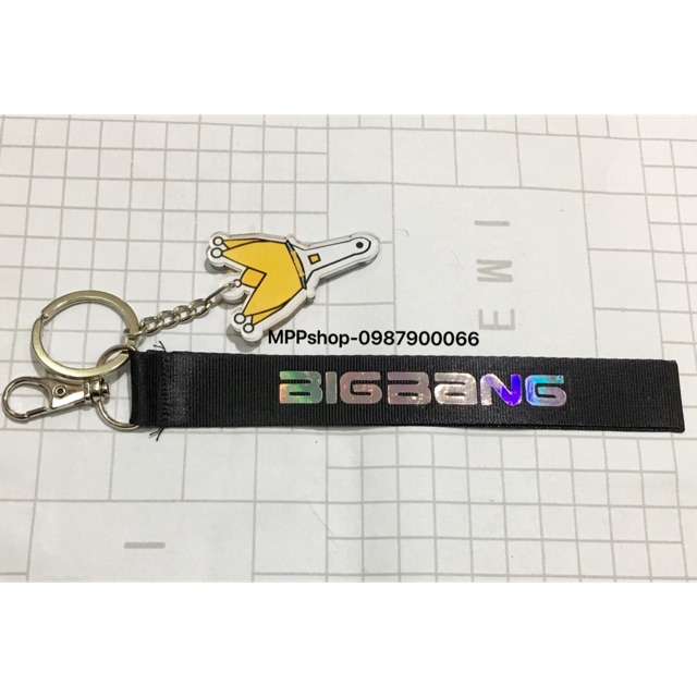 Nametag BIGBANG kèm móc khoá mica trong