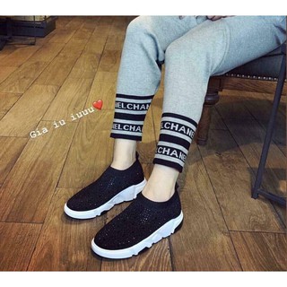 giầy đính đá nỏi bật