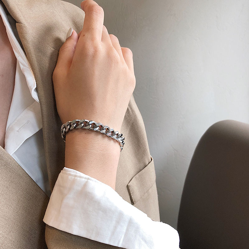 Vòng Tay Hợp Kim Thiết Kế Tinh Tế