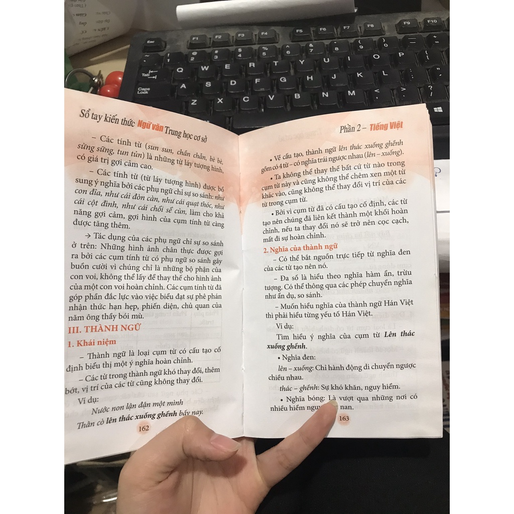 Sách - Sổ tay kiến thức Ngữ Văn trung học cơ sở