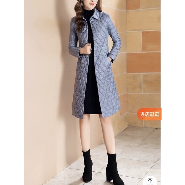 Áo phao lông vũ nhẹ ấm phong cách sang trọng, trẻ trung.