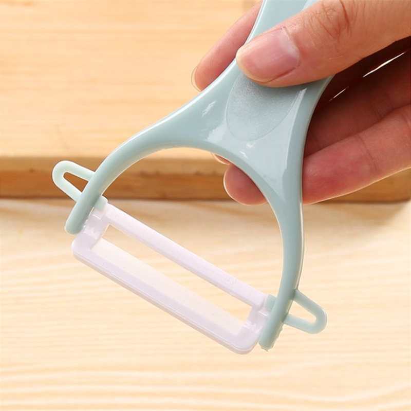 Random Color Practical Home Kitchen Fruit Vegetables Peeler / Creative Easy Peeling Tool for Fruits and Vegetables