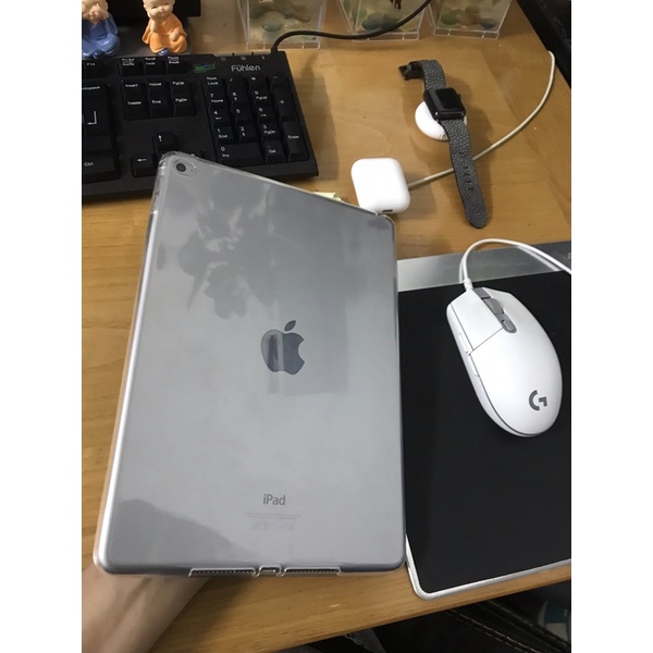 ipad air 2, vân tay - dùng học zoom hoặc chơi game