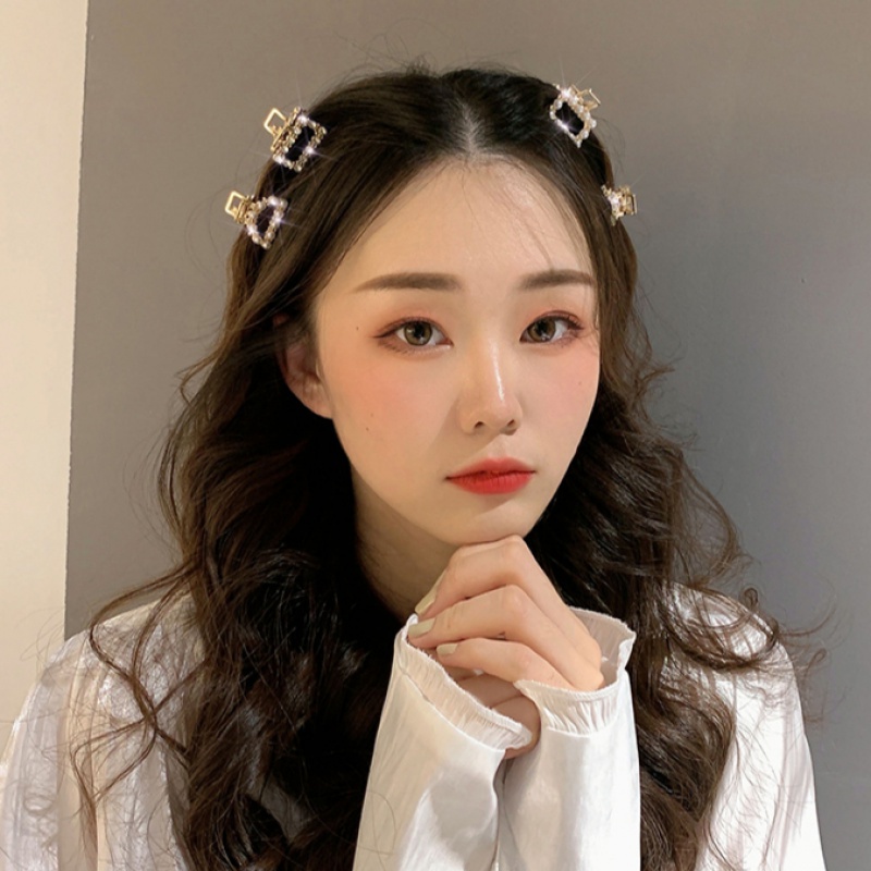 Kẹp càng cua bằng kim loại đính ngọc trai giả nhỏ xinh sang trọng