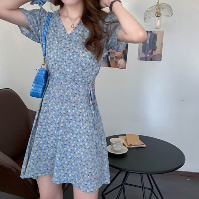 Đầm hoa nhí cổ v dây nơ eo ulzzang hàn quốc siêu xinh | BigBuy360 - bigbuy360.vn