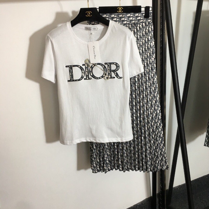 Set áo phông, chân váy xếp ly thời cao cấp Dior CD