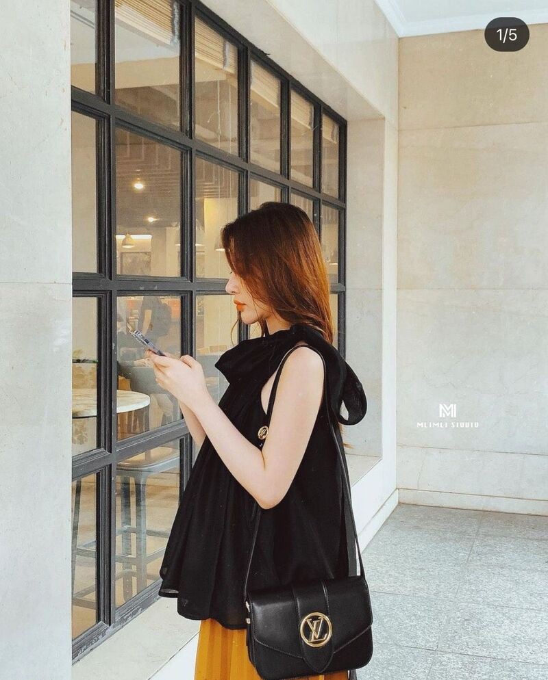 áo kiểu tơ cổ nơ yếm xuông xinh xắn