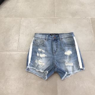 Quần short Abercrombie & Fitch