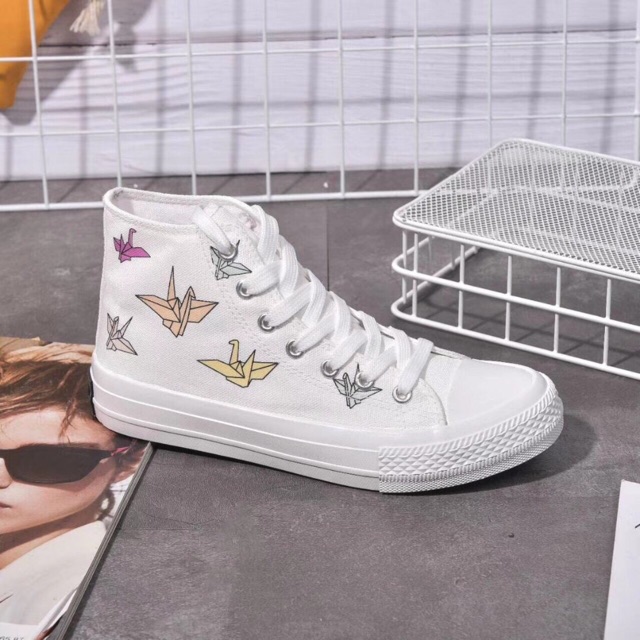 GIÀY CAO CỔ HẠC TRẮNG ĐỔI MÀU KHI RA NẮNG | BigBuy360 - bigbuy360.vn