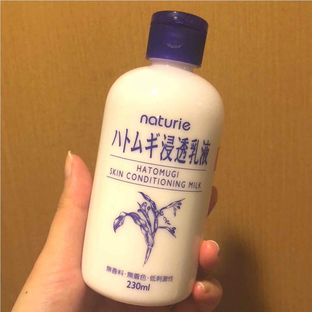 Sữa dưỡng da hạt ý dĩ Naturie Hatomugi Skin Conditioning Milk không mùi 230ml nội địa Nhật Bản