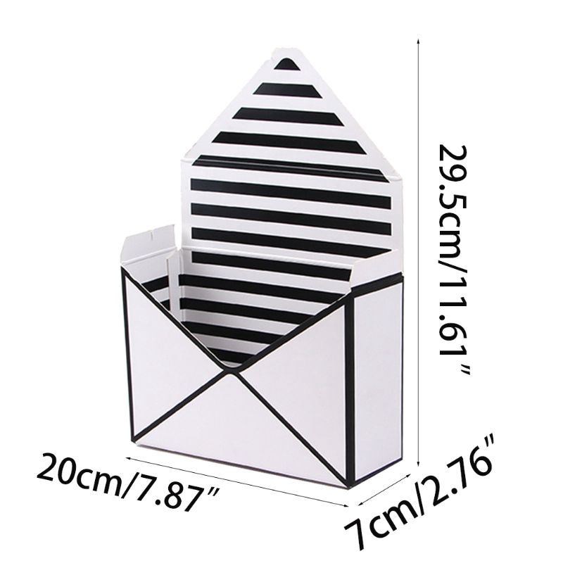 Hộp cắm hoa hình phong bì tự gấp sáng tạo dùng trang trí đám cưới