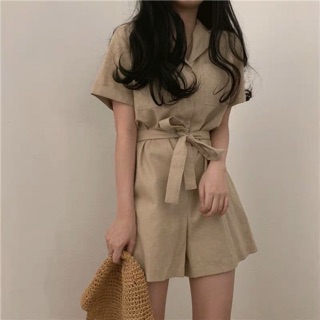 Bộ jumpsuit kaki cài cúc nơ eo