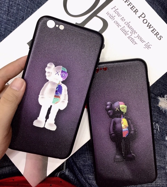 Ốp lưng Kaws siêu hot
