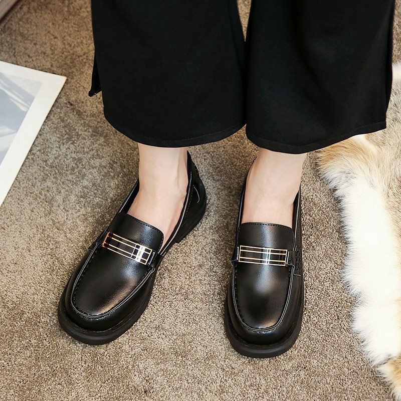 2021 mùa xuân mới giày nữ cổ điển một chân có khóa kim loại Tình yêu da nhỏ đế thấp của Nhật Bản phong cách Anh