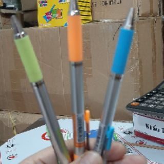 Bút chì bấm 0.5