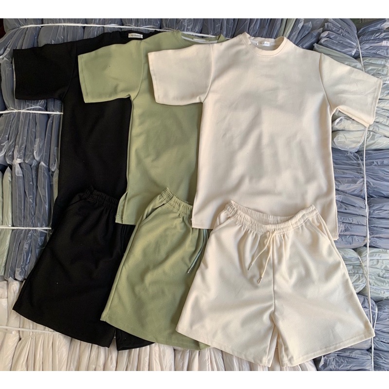 Set đồ dáng rộng gồm áo phông oversize và quần cạp chun thoải mái Aimee closet