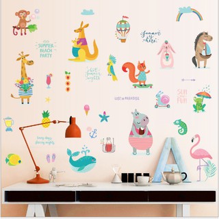 Decal dán tường cho bé hình vườn thú vui nhộn