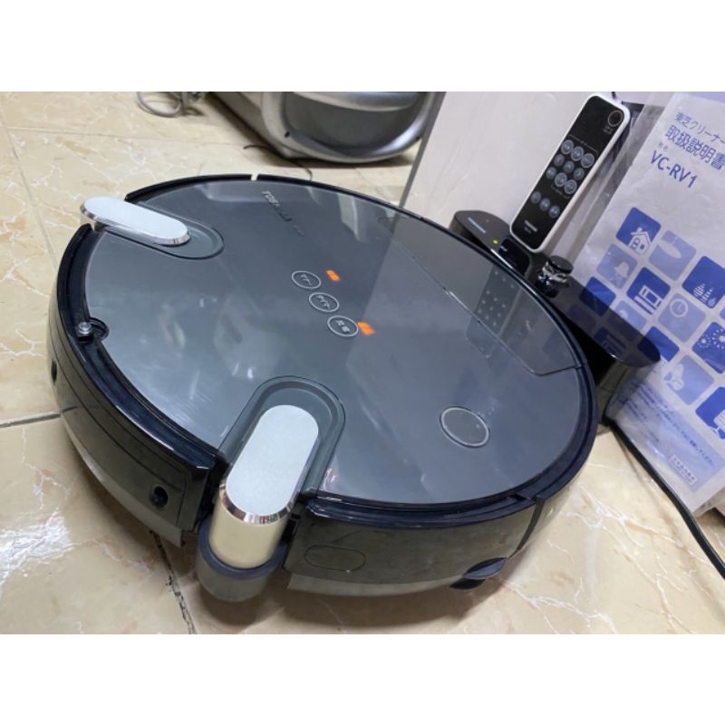 Robot hút bụi Toshiba VC-RV1