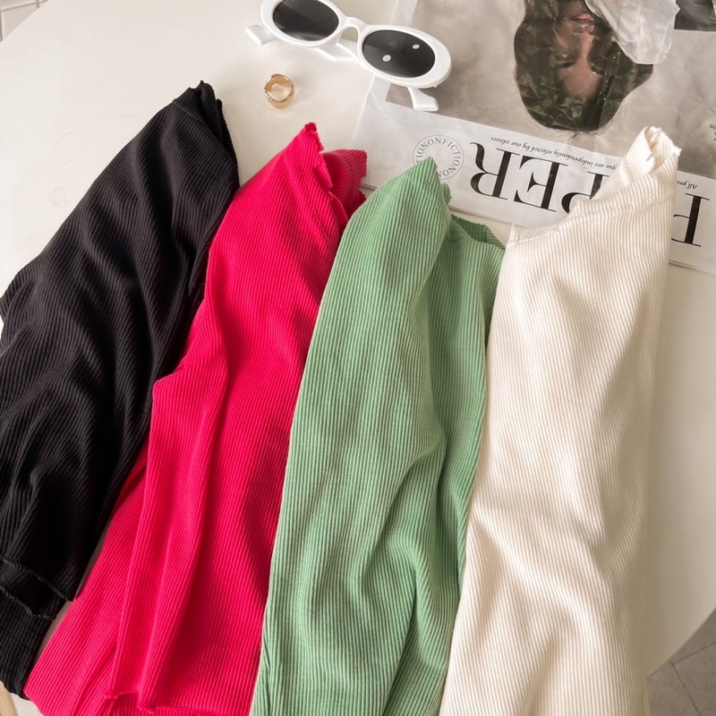 Áo croptop tay dài xẻ tay | FLARE TOP