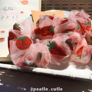 [SALE] Scrunchies dây cột tóc nữ xinh xắn vải lưới in hình trái dâu siêu xinhhhh